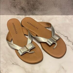 AEROSOLES Silver Tan Sandals with Bow Detail Size 7.5